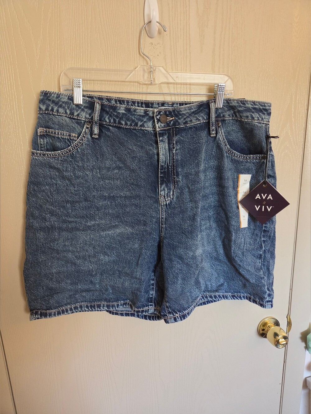 Ava & Viv Acid Wash Midi Shorts Medium/Dark Wash Womens Size 16 NWT